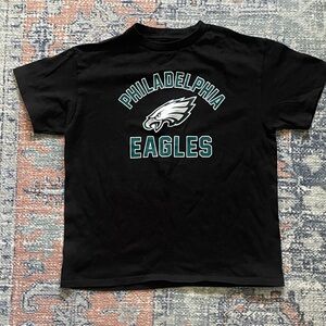 Kids NFL Team Apparel Black Philadelphia Eagles T-Shirt (size S)
